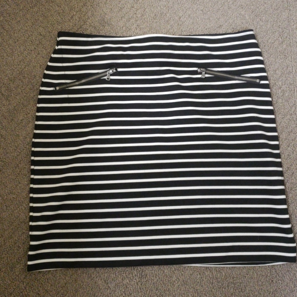 Ana skirts size M